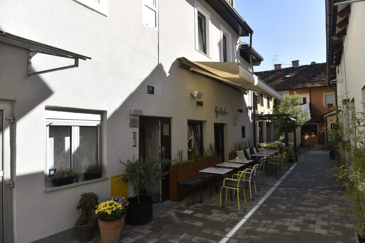 Tales Apartment *